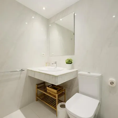 Coastal Apartment, With Swimming Pools And Close To The Beach, In The Tourist Bahia De 马尔韦利亚