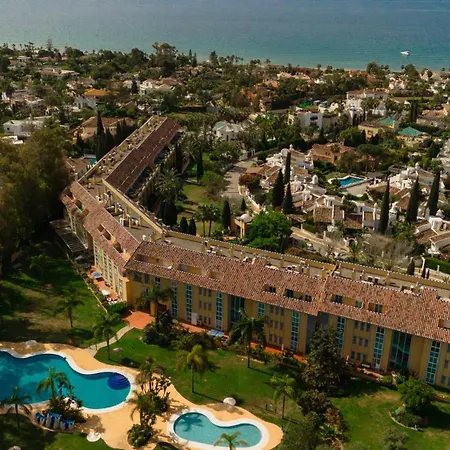 Coastal Apartment, With Swimming Pools And Close To The Beach, In The Tourist Bahia De Marbella *