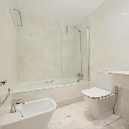 Coastal Apartment, With Swimming Pools And Close To The Beach, In The Tourist Bahia De *