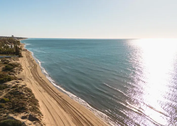 Coastal Apartment, With Swimming Pools And Close To The Beach, In The Tourist Bahia De Lägenhet *