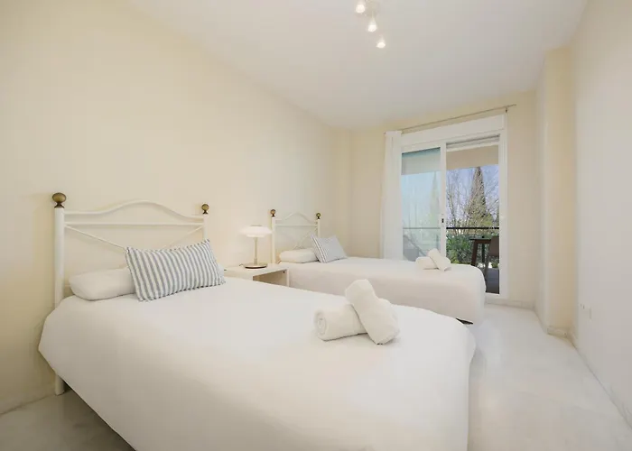 Coastal Apartment, With Swimming Pools And Close To The Beach, In The Tourist Bahia De Lägenhet *