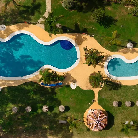 Apartment Coastal Apartment, With Swimming Pools And Close To The Beach, In The Tourist Bahia De *